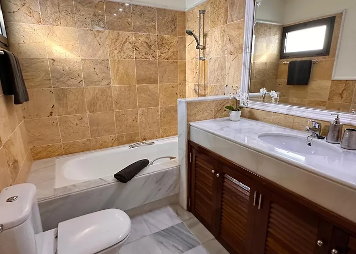 Amura Villa *