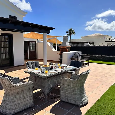Amura Villa Playa Blanca